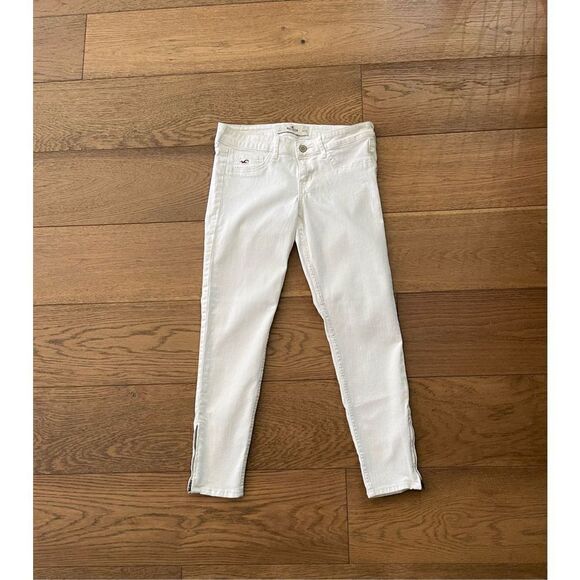 Hollister White Jeans in size 7